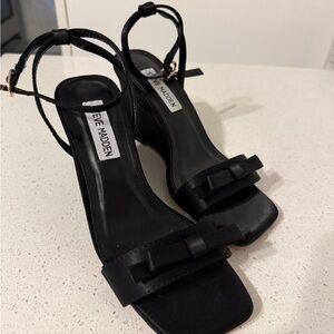 Steve Madden Black Heeled Sandals with Bow